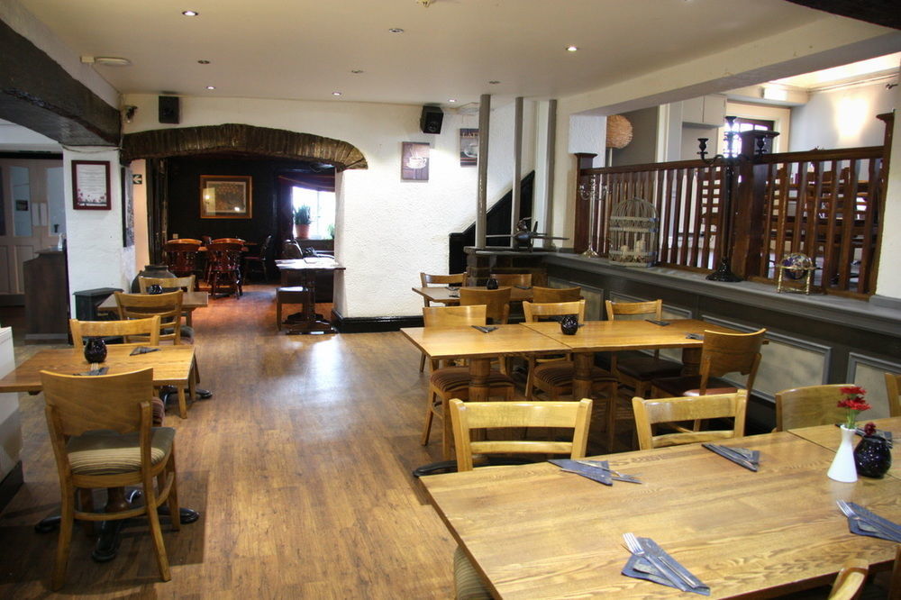 White Lion Hotel Yate Exterior photo